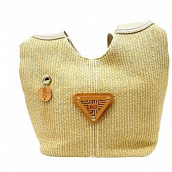 ΓΥΝΑΙΚΕΙA ΤΣΑΝΤΑ ΩΜΟΥ 