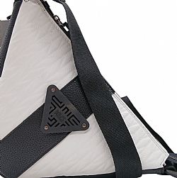 ΤΣΑΝΤΑ ΤΡΙΓΩΝΗ ΩΜΟΥ/ΧΙΑΣΤΙ